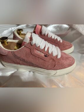 Vintage pink adidas continental